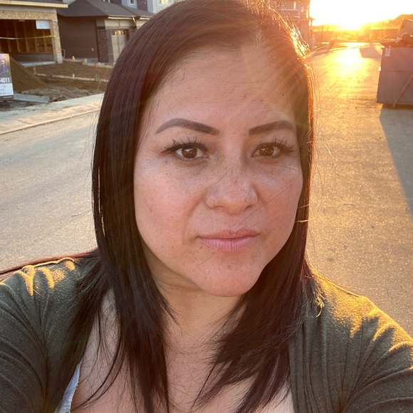 Meet your Posher, Yessica - Picture 1 of 1